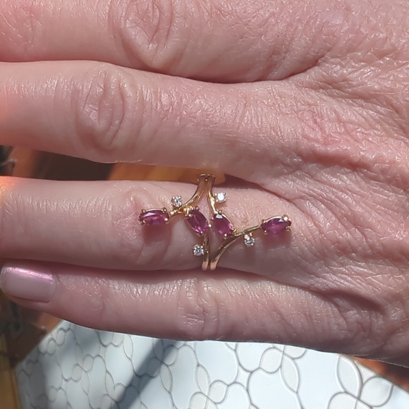 Vintage 14K Yellow Gold Pink Sapphire Diamond Ring Size 6.25